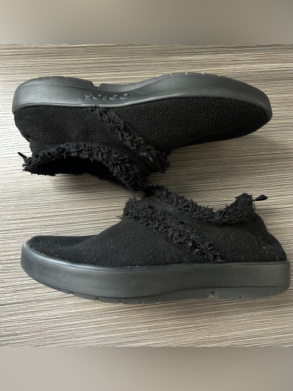 OOFOS OOcoozie Low Womens Size 11 Black Casual Walking Slip On Recovery Shoes